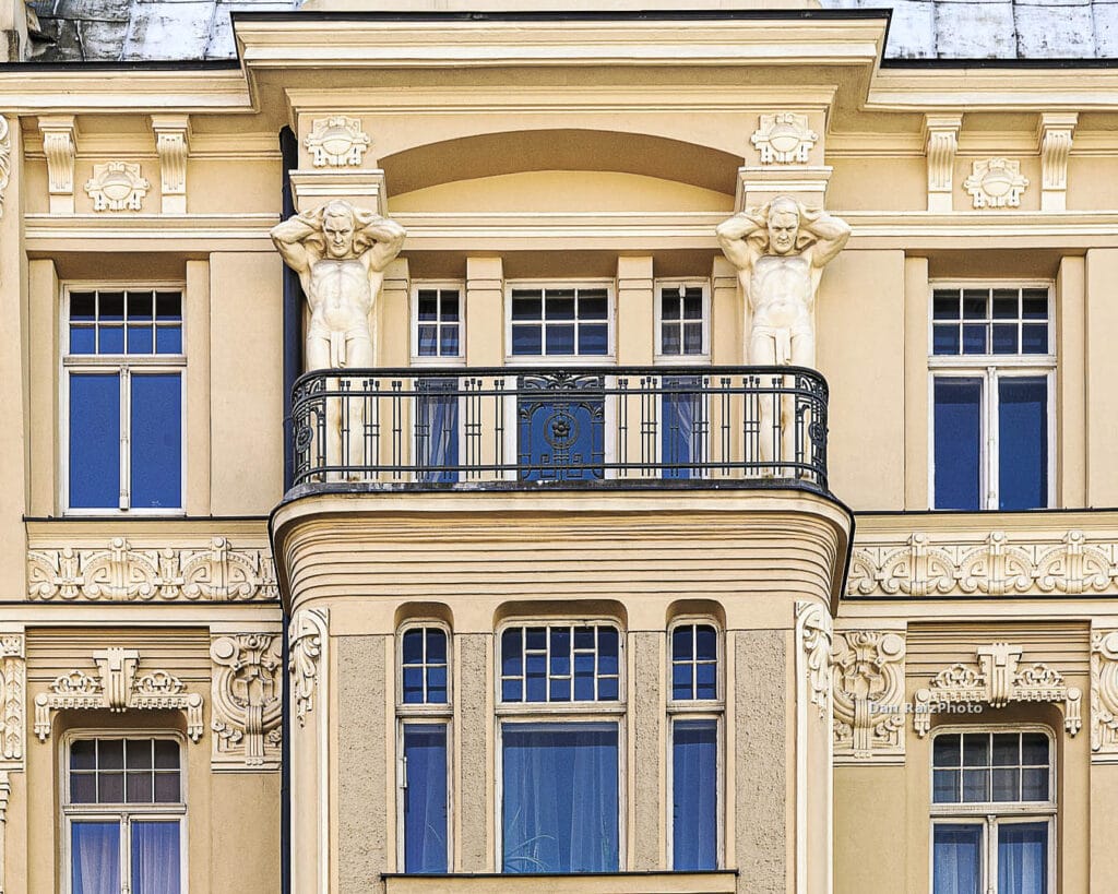 Allegorical reliefs on Matīsa 44 by Jānis Alksnis