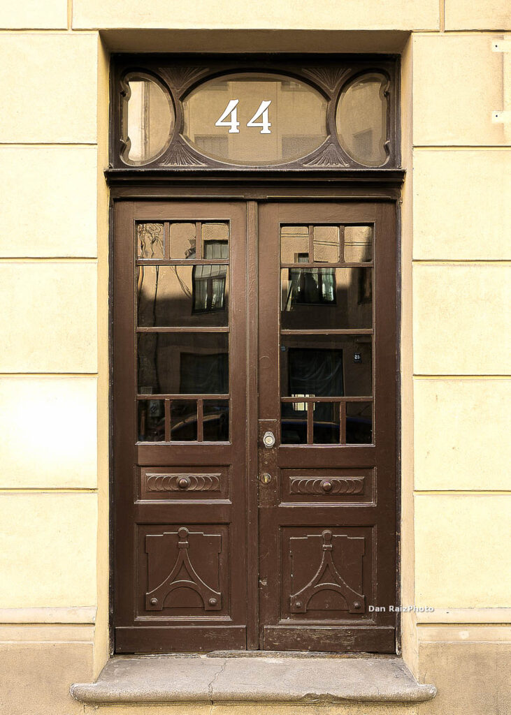 Matīsa 44 Riga Art Nouveau decorative facade ddor