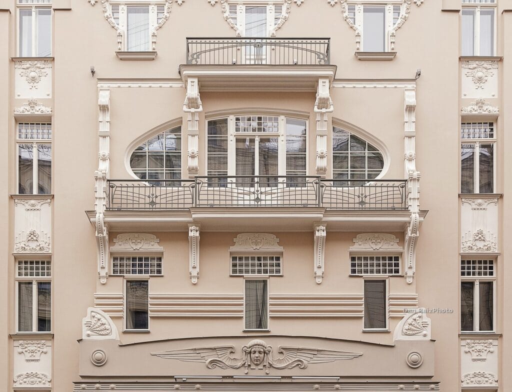 Detailed Medusa masks on Alberta 4 entrance