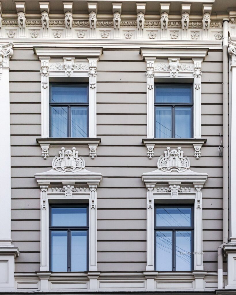 Mikhail Eisenstein's Art Nouveau architecture at Elizabetes iela 33 facade details
