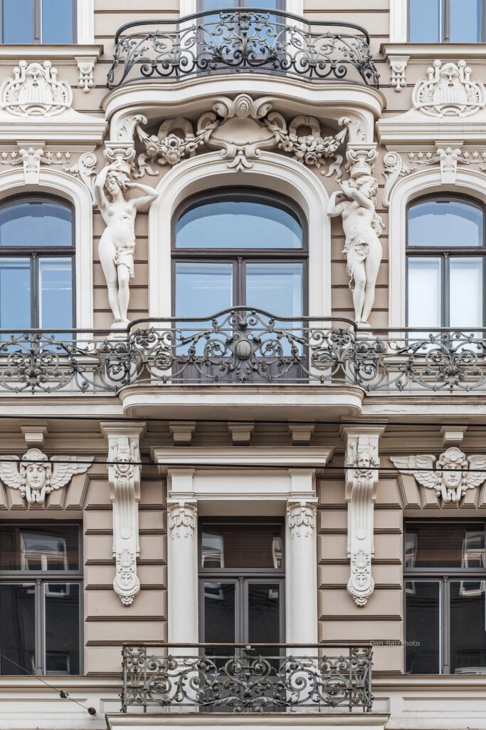 Mikhail Eisenstein's Art Nouveau architecture at Elizabetes iela 33 facade details.