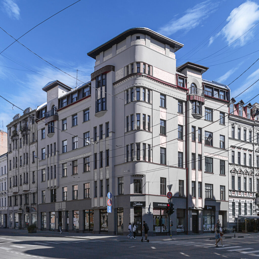 Lāčplēša 51 Riga corner tower and facade